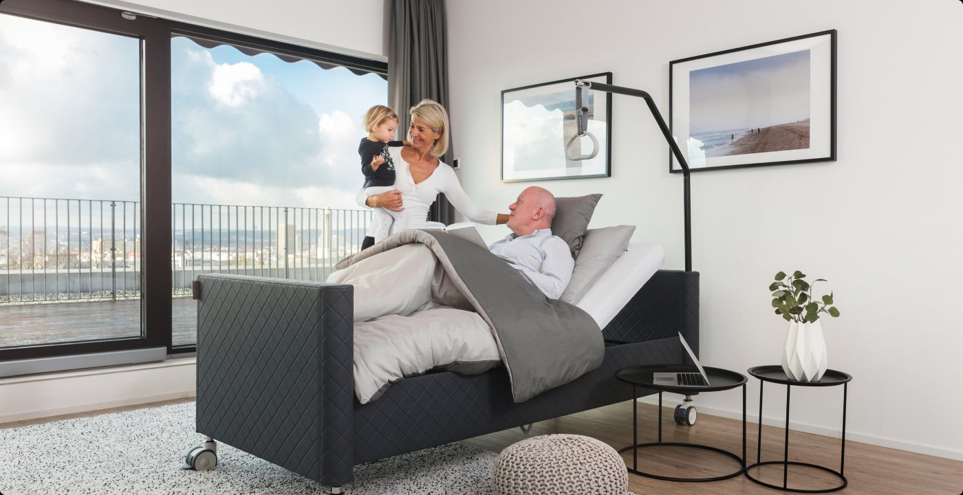 Family at an evobeds bed